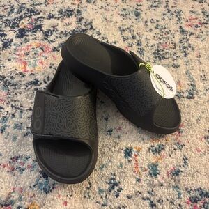 NWT OOFOS Women’s Sport Flex Slide Sandals